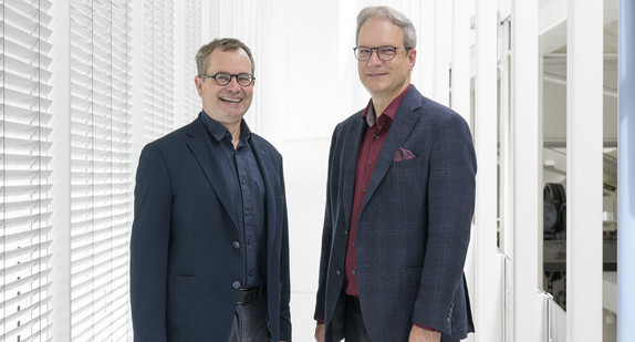 Links: Prof. Dr. Andreas Gundelwein, rechts: Dr. Jens Bortloff