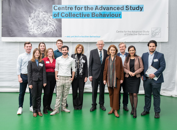 Hoschschulen Ministerin besucht Universität Konstanz Hier sehen Sie Ministerin Olschowski und Ministerpräsident Kretschmann bei der Besichtigung der Universität Konstanz