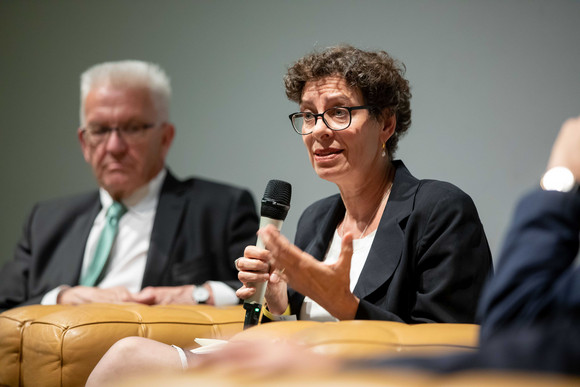 Demokratie Symposium „Demokratische Öffentlichkeit neu denken“ Prof. Dr. Jeanette Hofmann, Freie Universität Berlin/Wissenschaftszentrum Berlin