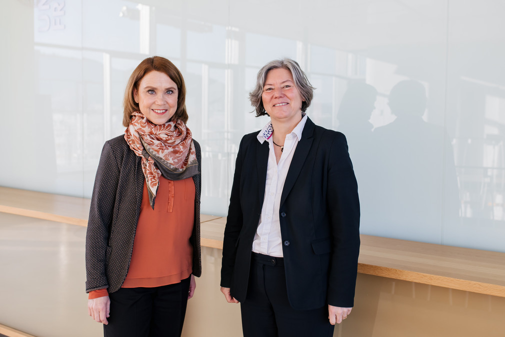 Wissenschaftsministerin Petra Olschowski zu Besuch an der Uni Freiburg