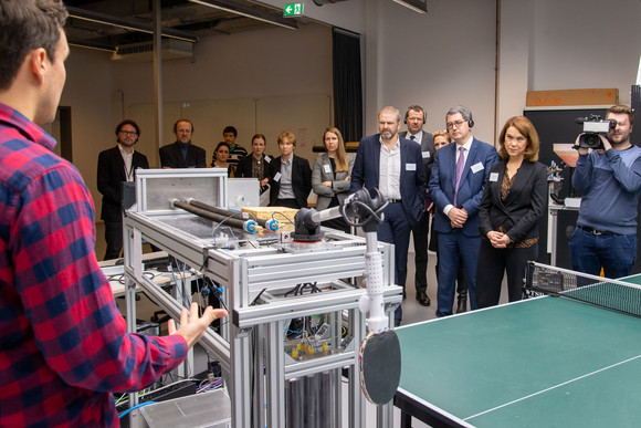 Konferenz Grenzüberschreitende Zusammenarbeit mit der Région Grand Est Besuch im Cyber Valley in Tübingen (Bild: Staatsministerium Baden-Württemberg)