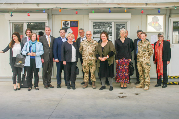 Besuch der Bundeswehr im Camp Stephan