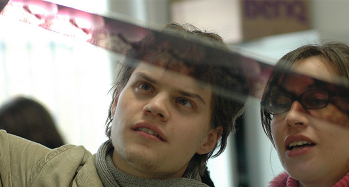 Auswerten von Filmmaterial, Foto: Filmakademie Baden-Württemberg