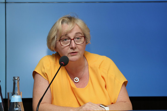 Pressekonferenz Sanierungsoffensive für die Universitätskliniken des Landes Wissenschaftsministerin Theresia Bauer