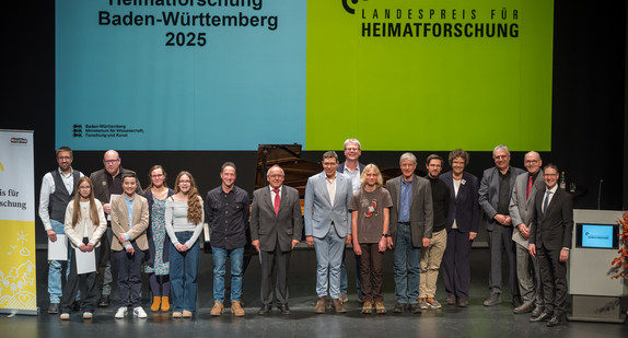 Gruppenbild Anerkennungsurkunden