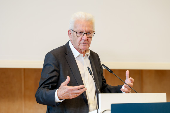 Zusammenhalt in der Transformation Tagung „Gemeinsam handeln“ Ministerpräsident Winfried Kretschmann bei seiner Abschlussrede