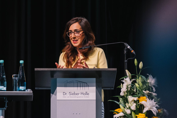 Festrede der Staatsekretärin für Wissenschaft, Forschung und Kunst, Neşe Erikli