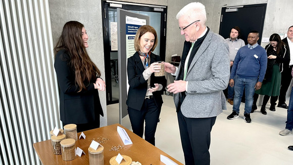 Ministerpräsident Winfried Kretschmann beim Antrittsbesuch an der Uni Hohenheim. 