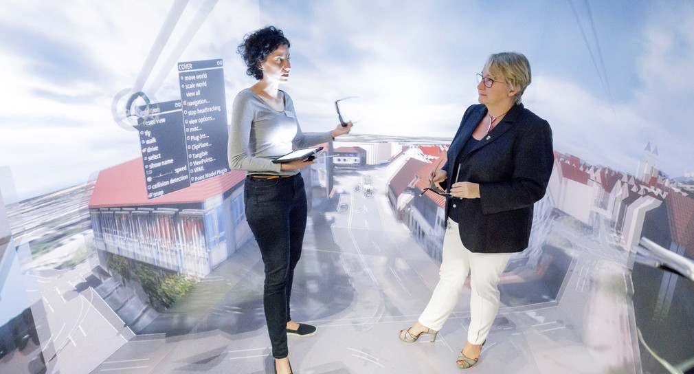 Digitalisierung konkret mit Wissenschaftsministerin Bauer im HLRS Stuttgart, Foto: MWK/Jan Potente 