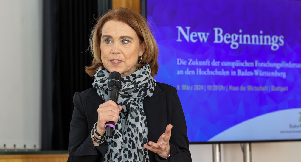 Ministerin Petra Olschowski eröffnet die Veranstaltung "New Beginnings"