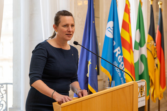 Europa Präsidentschaft der „Vier Motoren für Europa“ übergeben Marie Kapretz, Delegierte der Regierung von Katalonien in Deutschland