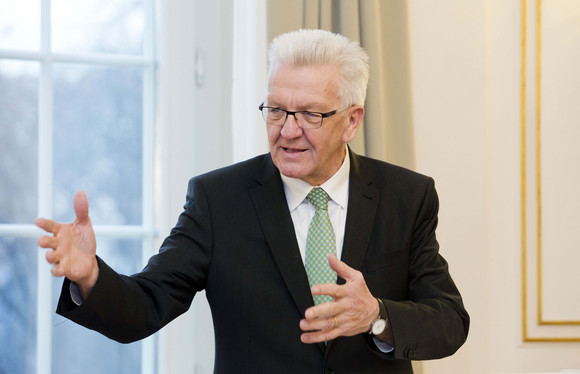 Auszeichnung Große Staufermedaille in Gold für Ministerin a.D. Barbara Schäfer-Wiegand Ministerpräsident Winfried Kretschmann