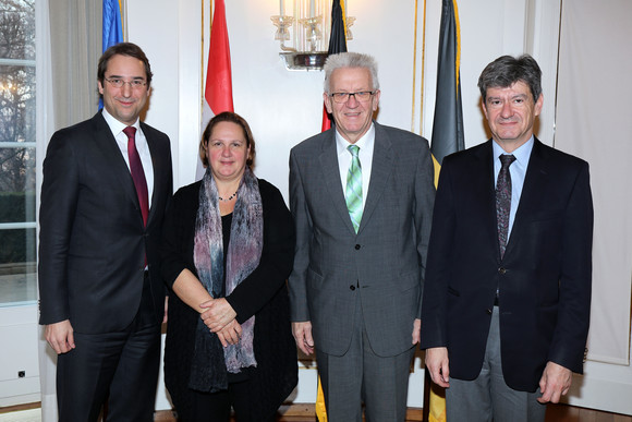 Antrittsbesuch Kretschmann empfängt österreichischen Botschafter v.l.n.r.: Der österreichische Botschafter Dr. Nikolaus Marschik, Staatssekretärin Theresa Schopper, Ministerpräsident Winfried Kretschmann und der österreichische Generalkonsul Dr. Helmut Koller