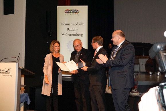 Manfred Biedert erhält die Heimatmedaille 2016, Foto: Christoph Kudala