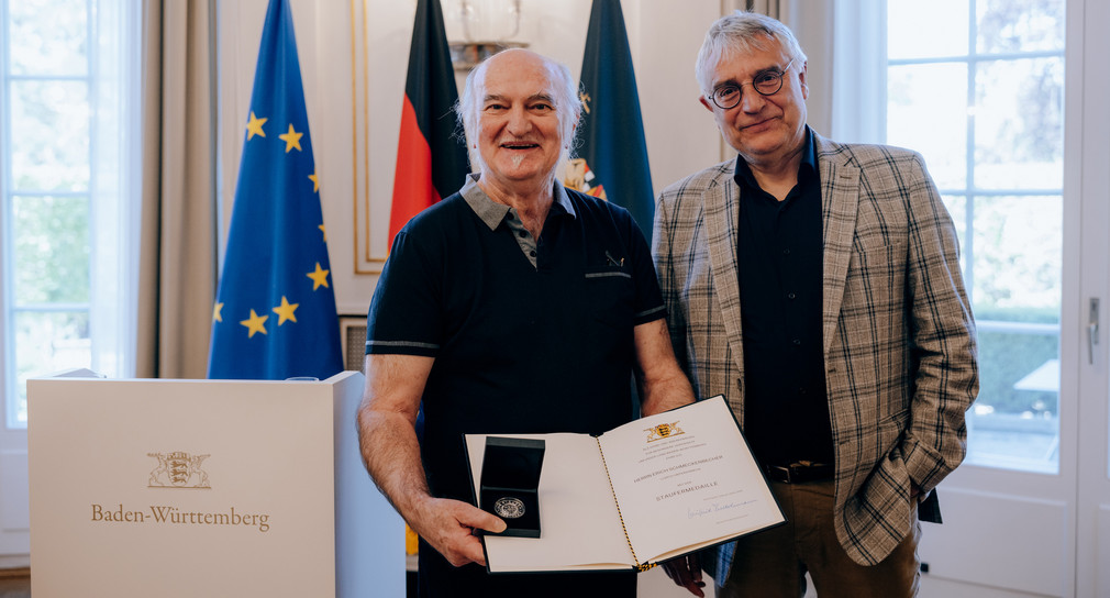 Übergabe Staufermedaille an Erich Schmeckenbecher