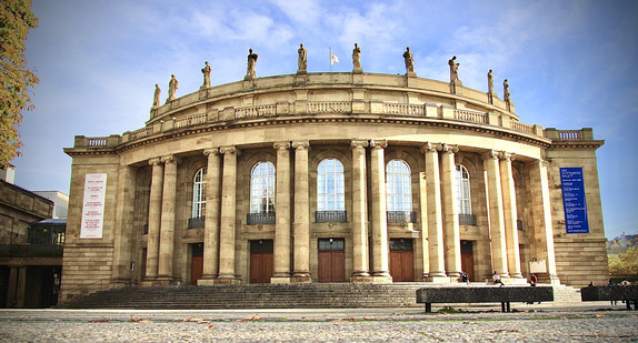 Oper Stuttgart Außenansicht