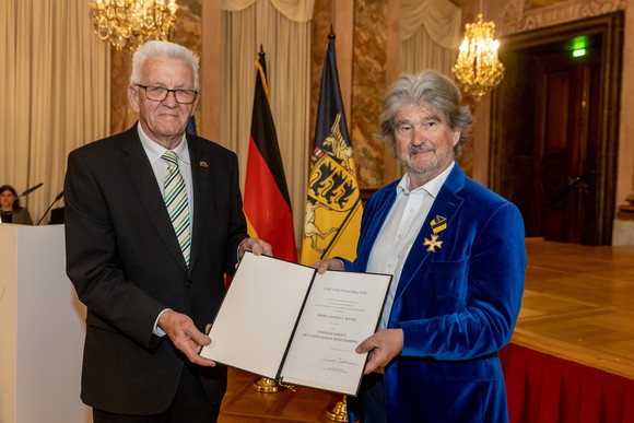 Auszeichnung Verdienstorden des Landes an 21 verdiente Persönlichkeiten Ministerpräsident Winfried Kretschmann (l.) und Alfred Ritter (r.)