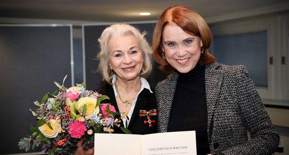 Ministerin Petra Olschowski und Susanne Heydenreich