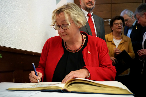 Kultur Heimatmedaille 2018 Eintrag ins goldene Buch
