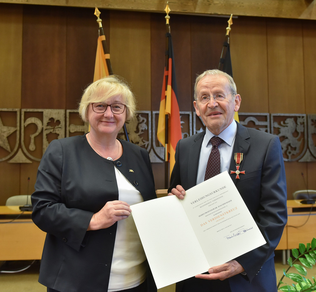 Schriesheim Rathaus - Verleihung des Bundesverdienstkreuzes durch Ministerin Theresia Bauer an Joachim Maier