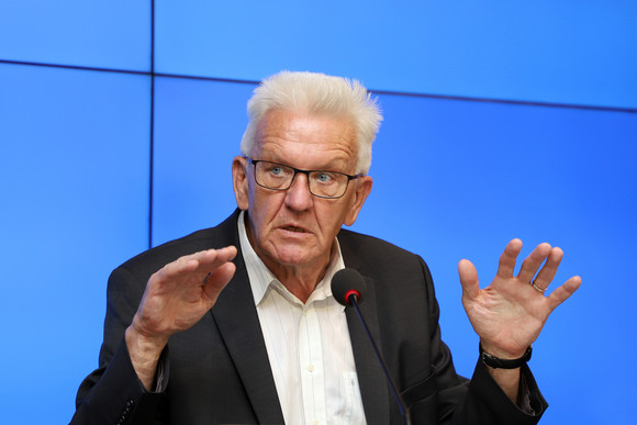 Pressekonferenz Optimierte Kostensteuerung im staatlichen Hochbau Ministerpräsident Winfried Kretschmann