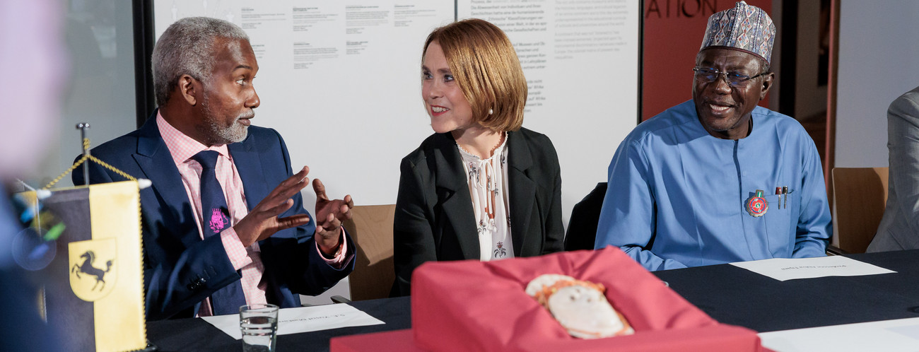 JPF_221214_0612 Benin-Objekte, Rückgabevereinbarung