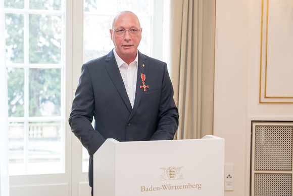 Auszeichnung Verdienstkreuz am Bande für Uwe Hück Uwe Hück