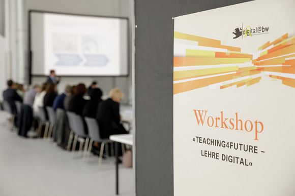 Nach der Eröffnung ging es in vier Workshops: 'Schlüsseltechnologie Intelligente Systeme', 'Infrastrukturen der digitalen Forschung', 'Teaching4Future - Lehre digital' und 'Kultur digital erleben'