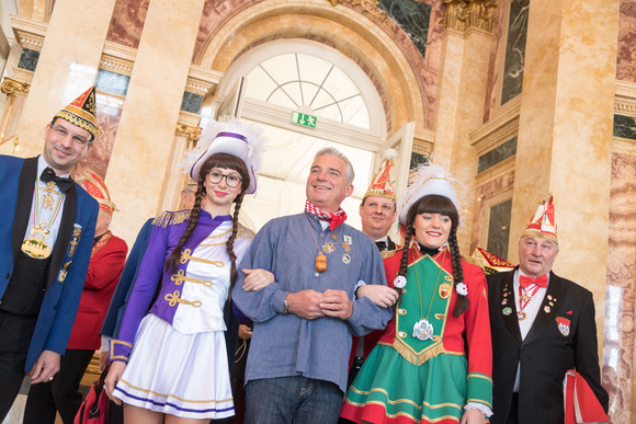 Fastnacht Empfang für die Karnevals- und Fastnachtsvereine Innenminister Thomas Strobl (M.) beim Empfang für die Karnevals- und Fastnachtsvereine des Landes (Foto: Staatsministerium Baden-Württemberg)