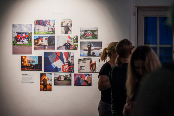 Innovationsfonds Kunst Ausstellungseröffnung Stadt.Wand.Kunst Ausstellung "Stadt.Wand.Kunst" in der Alten Feuerwache, Foto: Alexander Krziwanie