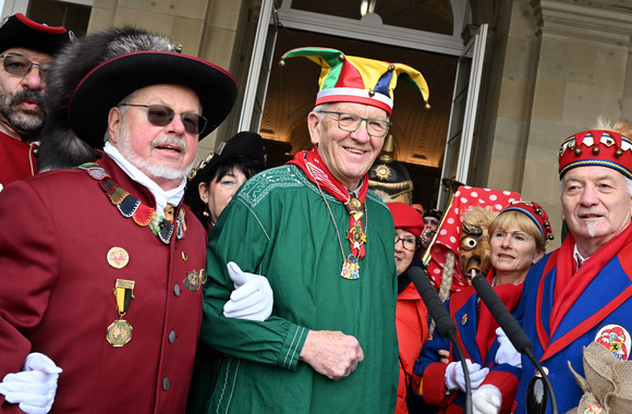 Fastnacht Närrischer Staatsempfang der Landesregierung Ministerpräsident Winfried Kretschmann (Mitte) mit seiner Frau Gerlinde sowie Närrinnen und Narren.