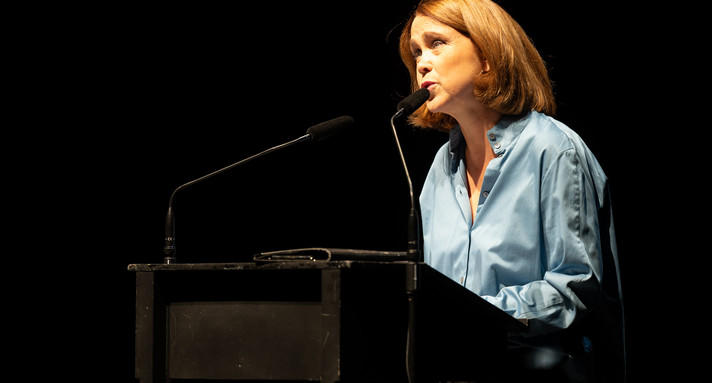 Wissenschaftsministerin Petra Olschowski hält ihre Rede