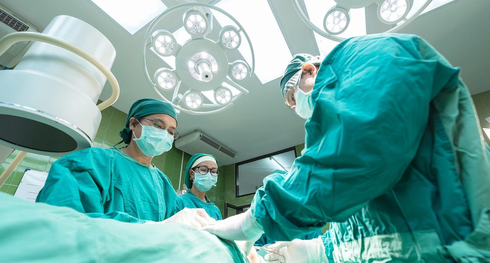 Symbolbild einer Operation in einem Krankenhaus