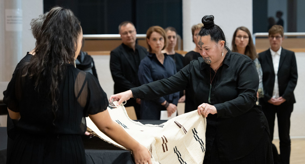 Rückgabe sterblicher Überreste der Maori an die Neuseeländischen Nachfahren im Lindenmuseum