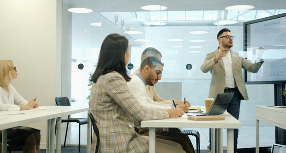 Lebenslanges lernen Wissenschaftliche Weiterbildung Symbolbild Erwachsenenbildung