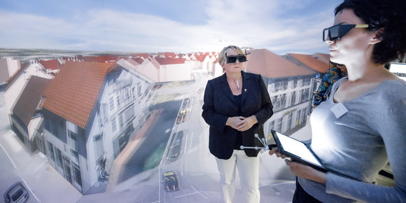 Digitalisierung konkret mit Wissenschaftsministerin Bauer im HLRS Stuttgart, Foto: MWK/Jan Potente 