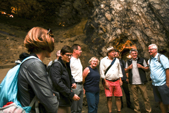 Kultur UNESCO-Höhlentour: Wissenschaftliche Grabungen auf der Schwäbischen Alb UNESCO