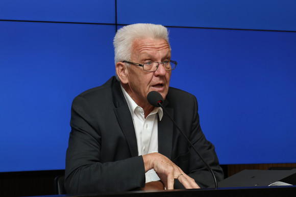 Pressekonferenz Sanierungsoffensive für die Universitätskliniken des Landes Ministerpräsident Winfried Kretschmann