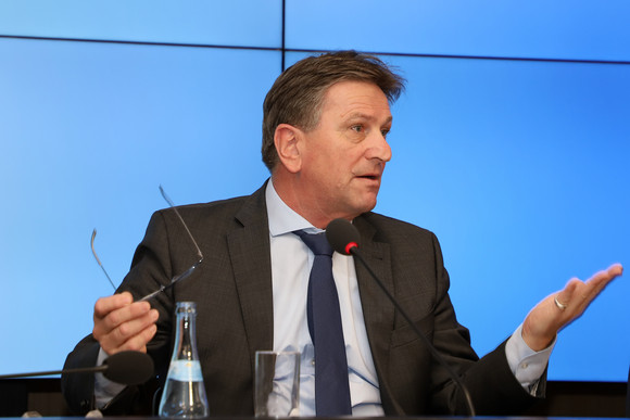 Pressekonferenz Land stärkt Hospiz- und Palliativversorgung Sozial- und Integrationsminister Manne Lucha (Bild: Staatsministerium Baden-Württemberg)