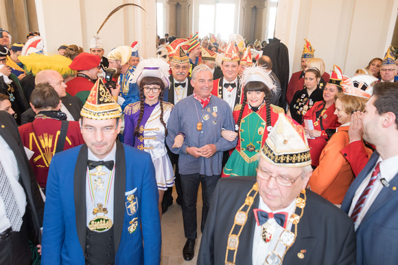 Fastnacht Empfang für die Karnevals- und Fastnachtsvereine Innenminister Thomas Strobl (M.) beim Empfang für die Karnevals- und Fastnachtsvereine des Landes (Foto: Staatsministerium Baden-Württemberg)