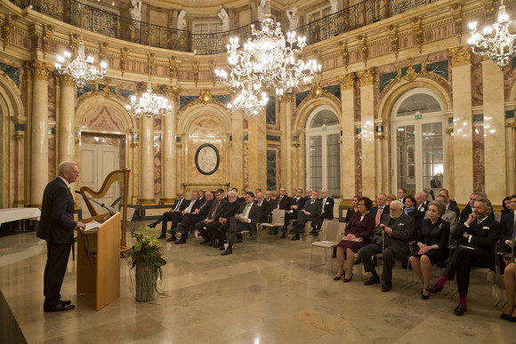 Auszeichnung Große Staufermedaille in Gold für Herzog Carl von Württemberg Ansprache von Ministerpräsident Winfried Kretschmann