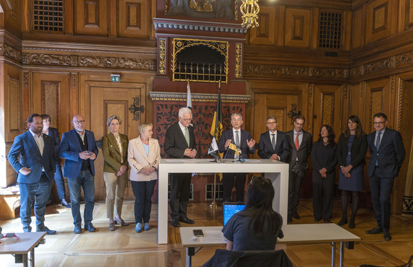 Europa Kretschmann auf Delegationsreise in der Schweiz Unterzeichnung einer Gemeinsamen Absichtserklärung zur Zusammenarbeit zwischen Baden-Württemberg und Basel-Stadt in Zukunftsbereichen