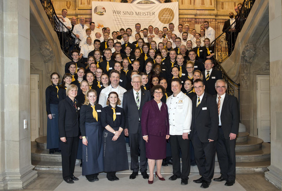 Empfang Neujahrsempfang der Landesregierung Gruppenbild mit Ministerpräsident Winfried Kretschmann (M.) und Ehefrau Gerlinde