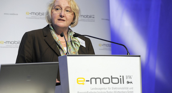 e-mobil BW TECHNOLOGIETAG 2011 in Stuttgart: Wissenschaftsministerin Theresia Bauer
