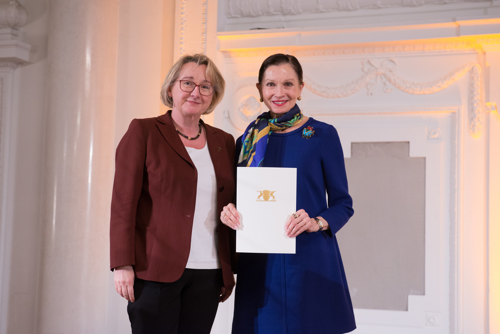 Ministerin Theresia Bauer und Prof. Birgit Keil, Foto: MWK/Rainer Möller