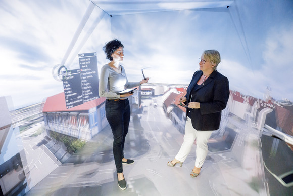 Digitalisierung konkret mit Wissenschaftsministerin Bauer im HLRS Stuttgart, Foto: MWK/Jan Potente 