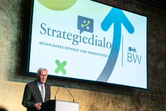 Wohnungspolitik Auftakt des Strategiedialogs Bauen und Wohnen Ministerpräsident Winfried Kretschmann bei seiner Rede