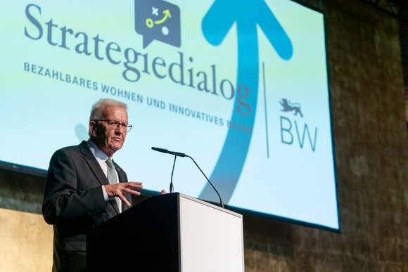 Wohnungspolitik Auftakt des Strategiedialogs Bauen und Wohnen Ministerpräsident Winfried Kretschmann bei seiner Rede