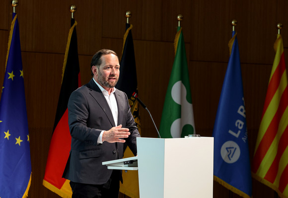 Europa Präsidentschaft der „Vier Motoren für Europa“ übergeben Staatssekretär Florian Hassler